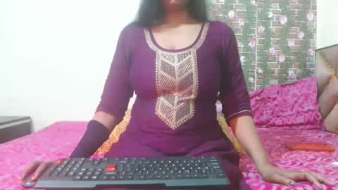 Snapshot of lovefunnitya chatting on February 13, 1:19 am Divya online show from February 13, 1:19 am