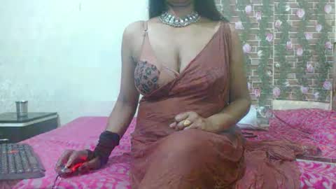 Snapshot of lovefunnitya chatting on February 2, 2:24 pm Divya online show from February 2, 2:24 pm