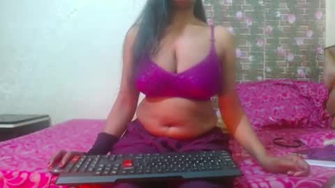 Snapshot of lovefunnitya chatting on February 11, 12:49 am Divya online show from February 11, 12:49 am