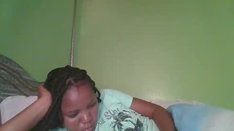 lovegal335 online show from June 3, 6:36 am
