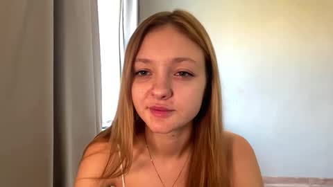 Ella online show from December 5, 9:54 am