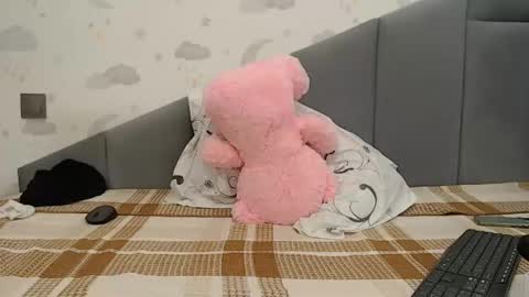 lovellykitty online show from October 3, 7:02 am