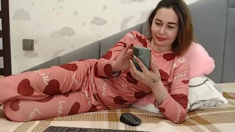 lovellykitty online show from December 3, 7:55 am