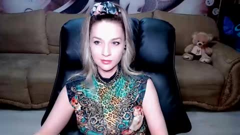 private open online show from January 18, 4:42 pm
