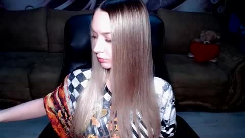 Snapshot of lovellymalina chatting on September 22, 4:38 pm private open online show from September 22, 4:38 pm