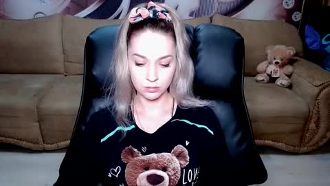 private open online show from December 3, 12:27 pm