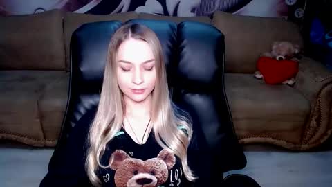 Snapshot of lovellymalina chatting on October 7, 3:49 pm private open online show from October 7, 3:49 pm
