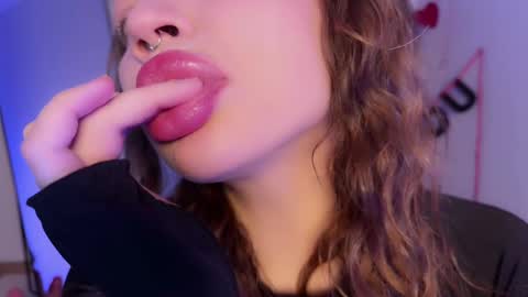 Snapshot of lovelorn_ chatting on February 7, 3:02 am Elsa online show from February 7, 3:02 am