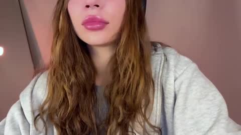 Snapshot of lovelorn_ chatting on March 12, 4:30 am Elsa online show from March 12, 4:30 am