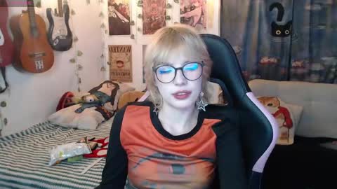 Cassie online show from June 5, 12:15 am