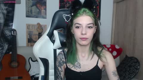 Cassie online show from December 19, 8:55 pm