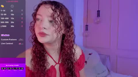 Snapshot of lovely_emma18 chatting on October 2, 1:49 pm Emma online show from October 2, 1:49 pm