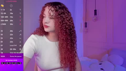 Snapshot of lovely_emma18 chatting on October 1, 1:27 pm Emma online show from October 1, 1:27 pm