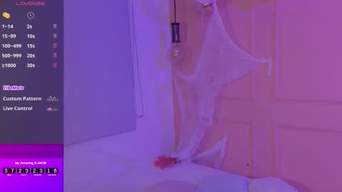 Snapshot of lovely_emma18 chatting on October 15, 1:36 pm Emma online show from October 15, 1:36 pm