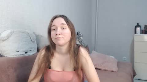 Snapshot of lovely_hayley chatting on October 19, 10:23 pm Lovely Hayley online show from October 19, 10:23 pm