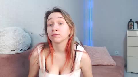 Lovely Hayley online show from March 9, 11:30 pm