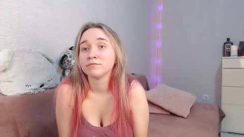 Snapshot of lovely_hayley chatting on November 1, 12:04 am Lovely Hayley online show from November 1, 12:04 am