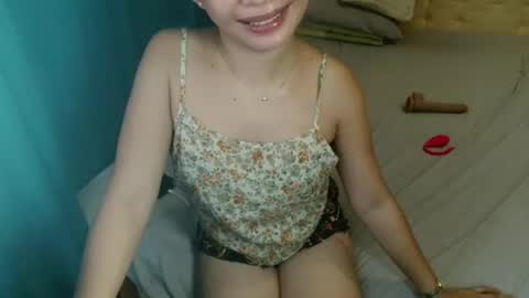 lovely_ivyxx online show from October 16, 10:18 am