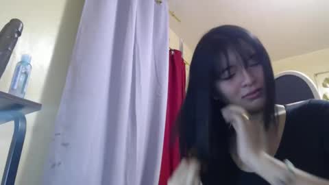 Lovely Laura online show from September 19, 9:30 am