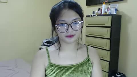 Lovely Laura online show from December 10, 3:20 am