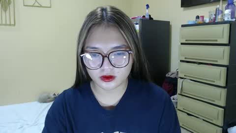 Lovely Laura online show from January 7, 12:03 am