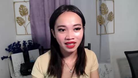 lovely_lianne online show from April 15, 11:44 am