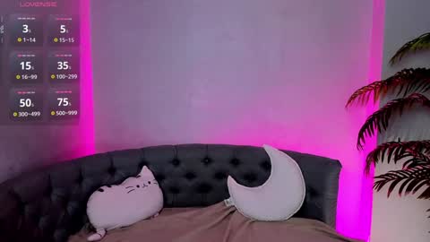 Lolly online show from December 19, 1:50 am