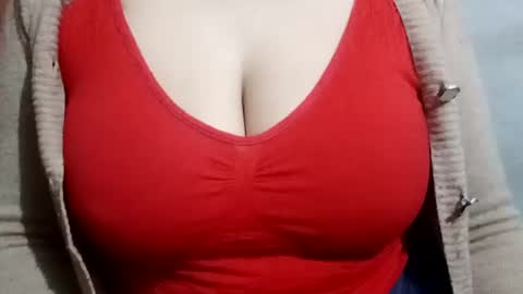 Snapshot of lovely_sweet_girl chatting on February 19, 9:39 am katrina follow me guys online show from February 19, 9:39 am