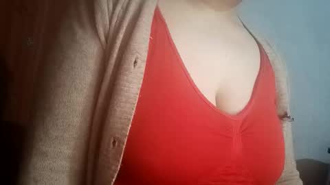 Snapshot of lovely_sweet_girl chatting on February 10, 1:24 am katrina follow me guys online show from February 10, 1:24 am