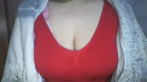 Snapshot of lovely_sweet_girl chatting on January 2, 7:40 pm katrina follow me guys online show from January 2, 7:40 pm