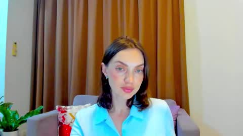 Mia online show from October 26, 2:12 pm