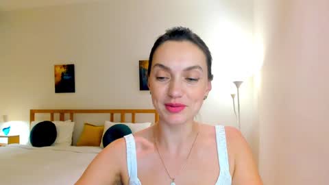 Mia online show from December 12, 8:43 pm