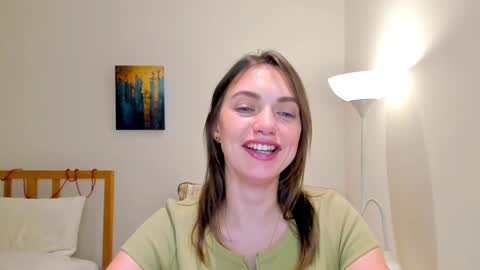 Mia online show from January 4, 5:37 pm