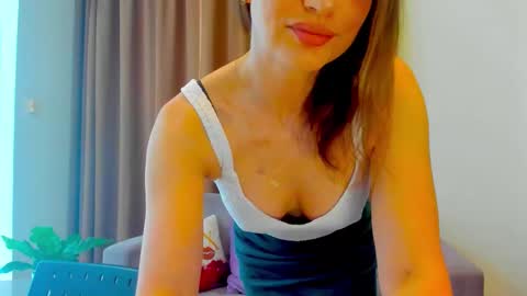 Mia online show from September 10, 2:33 am