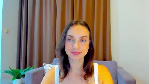 Mia online show from September 24, 10:25 am