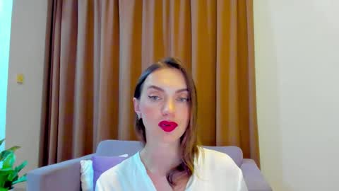 Mia online show from October 20, 10:40 am