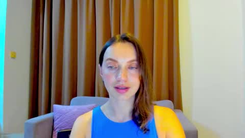 Mia online show from September 28, 3:17 pm