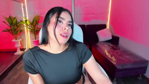 Snapshot of lovelyeyesx chatting on September 23, 5:33 pm Lovely online show from September 23, 5:33 pm