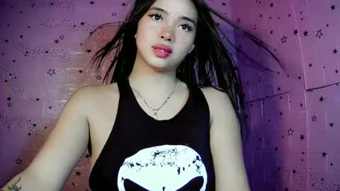 Snapshot of lovelykayleexx chatting on March 6, 10:52 am ara online show from March 6, 10:52 am