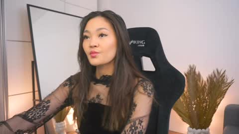 kim online show from January 25, 9:04 am