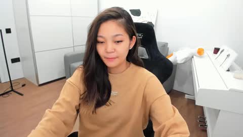 kim online show from December 9, 11:58 am