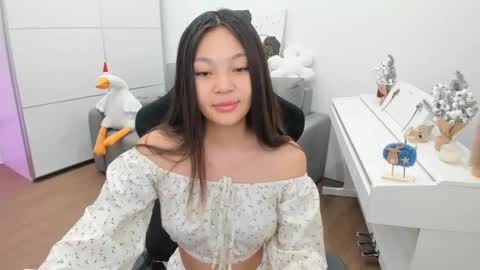 kim online show from December 15, 1:32 pm