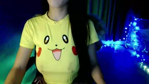 lovelypetite143 online show from March 23, 8:31 am