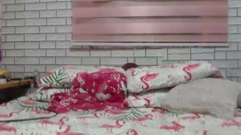 Snapshot of lovelyquey chatting on March 1, 5:27 pm Angelquey online show from March 1, 5:27 pm