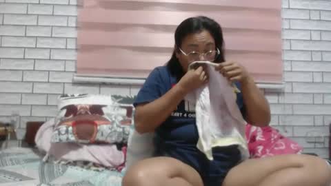 Snapshot of lovelyquey chatting on January 29, 7:11 pm Angelquey online show from January 29, 7:11 pm