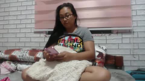 Snapshot of lovelyquey chatting on January 16, 10:02 pm Angelquey online show from January 16, 10:02 pm