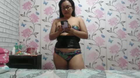 Snapshot of lovelyquey chatting on December 13, 8:14 pm Angelquey online show from December 13, 8:14 pm