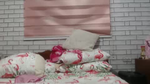 Snapshot of lovelyquey chatting on February 26, 7:40 pm Angelquey online show from February 26, 7:40 pm