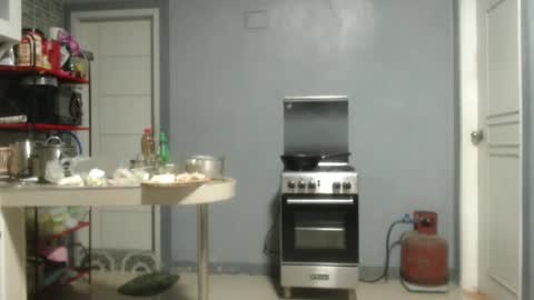 Snapshot of lovelyquey chatting on February 19, 8:20 pm Angelquey online show from February 19, 8:20 pm