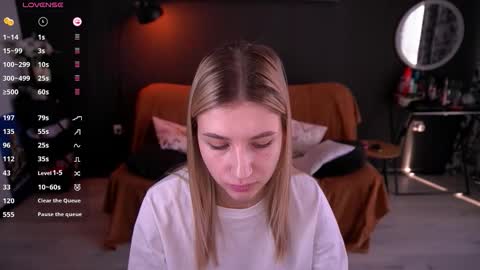 Anna online show from February 3, 1:38 pm